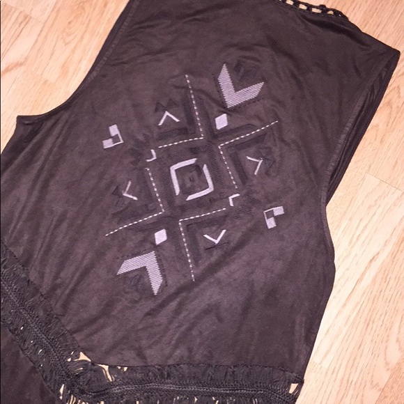 MISS ME Run Wild fringe vest NWOT! The buckle - Picture 6 of 6